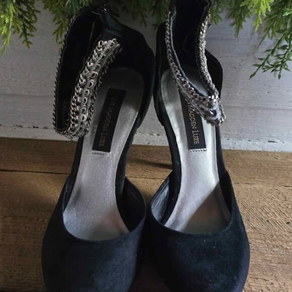 Size 8.5 Steve Madden Luxe Black High Heels with Silver Beads - Picture 2 of 9